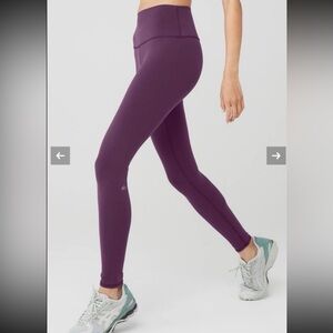 NWT $120 Alo Yoga High-Waist Airbrush Legging In Dark Plum Size XS